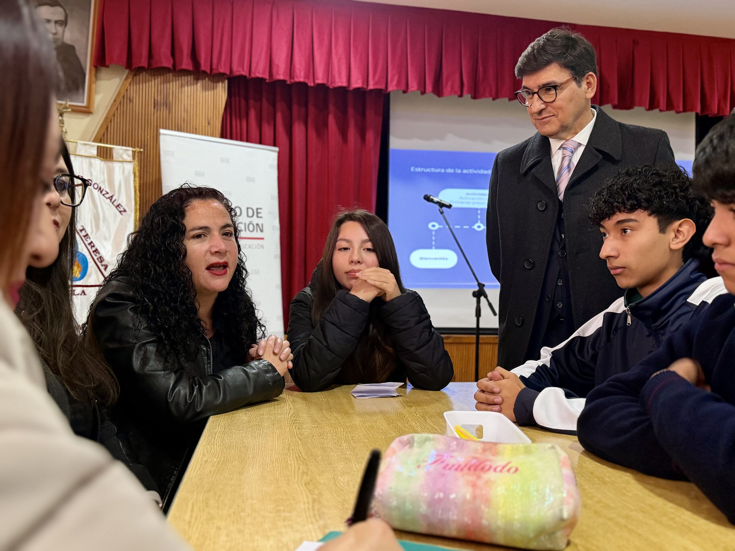 Comunidad educativa de La Serena participa en diálogo sobre Educación Digital y Convivencia